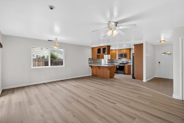6013 Ellerslee Dr, Carmichael, CA 95608