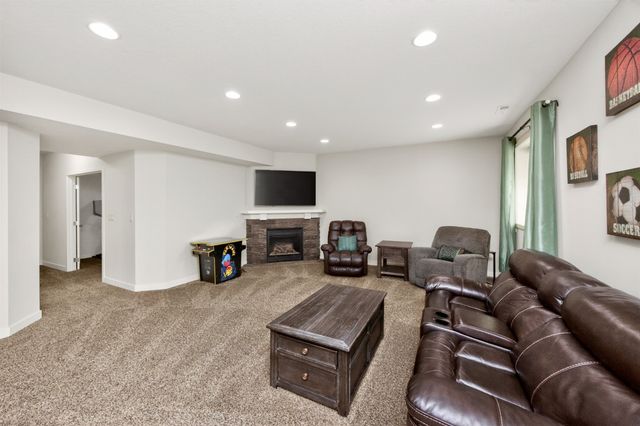 2500 NE 11th Street, Grimes, IA 50111