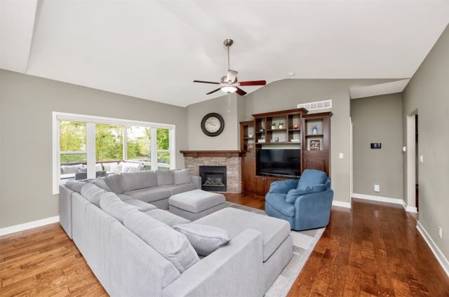 2500 NE 11th Street, Grimes, IA 50111