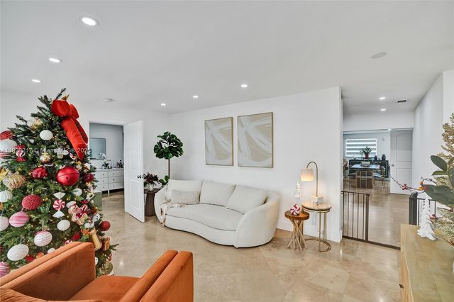 10401 SW 53rd St, Miami, FL 33165