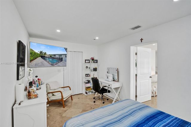 10401 SW 53rd St, Miami, FL 33165