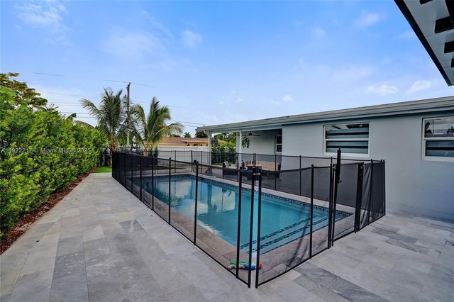 10401 SW 53rd St, Miami, FL 33165