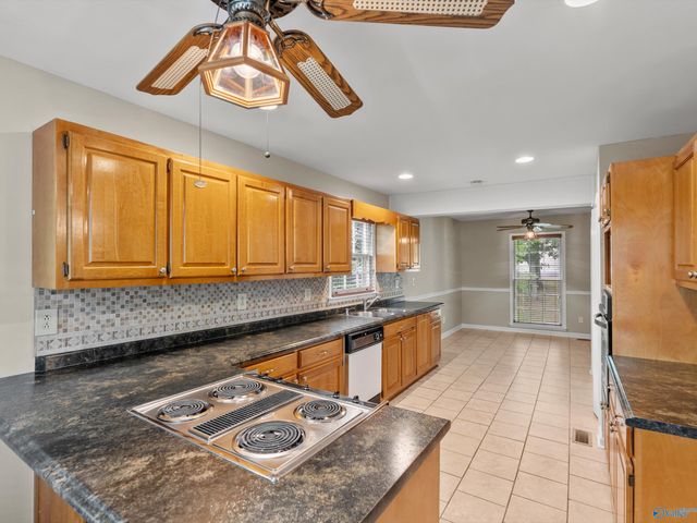 718 Versailles Drive SE, Huntsville, AL 35803
