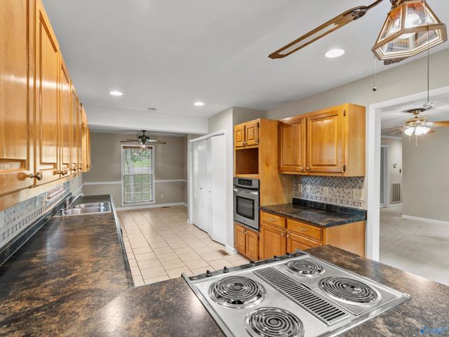 718 Versailles Drive SE, Huntsville, AL 35803