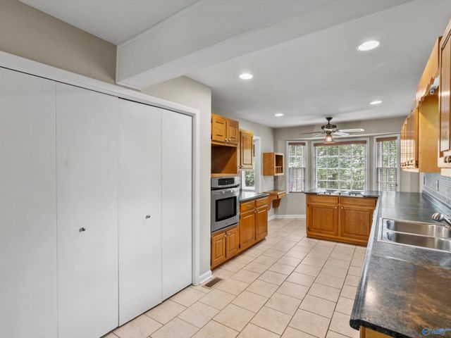 718 Versailles Drive SE, Huntsville, AL 35803