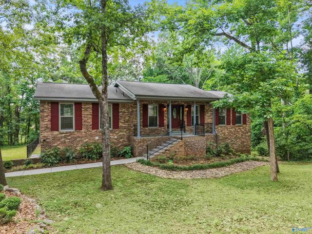 718 Versailles Drive SE, Huntsville, AL 35803