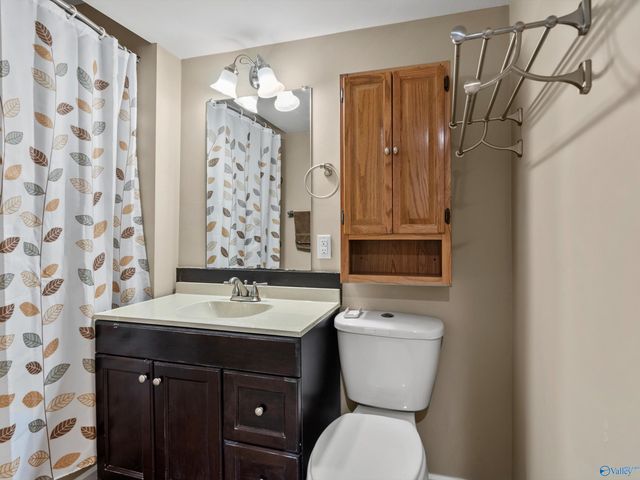 718 Versailles Drive SE, Huntsville, AL 35803
