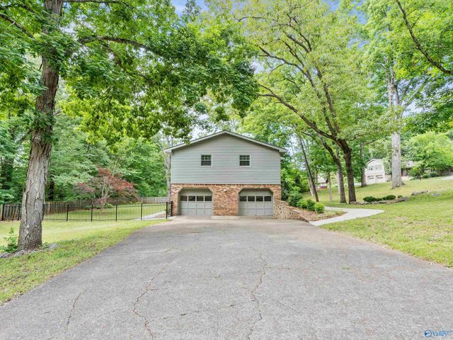 718 Versailles Drive SE, Huntsville, AL 35803