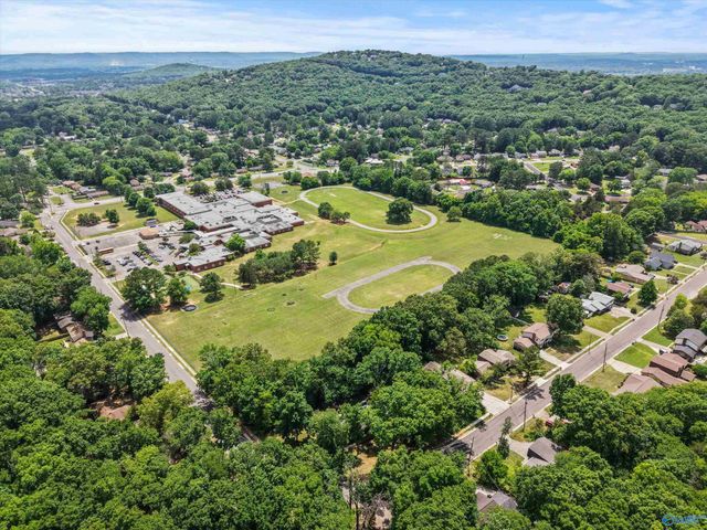 718 Versailles Drive SE, Huntsville, AL 35803