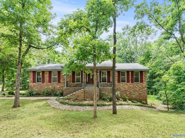 718 Versailles Drive SE, Huntsville, AL 35803