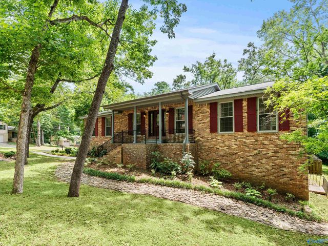 718 Versailles Drive SE, Huntsville, AL 35803