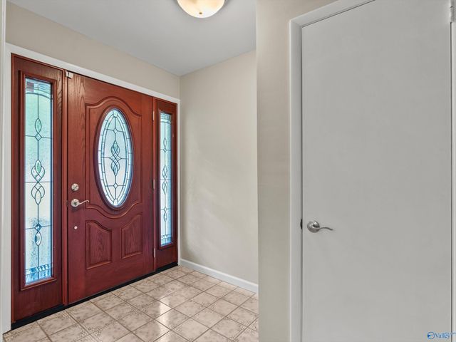 718 Versailles Drive SE, Huntsville, AL 35803