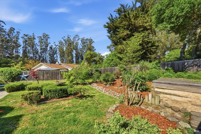 4320 Roblar Rd, Petaluma, CA 94952