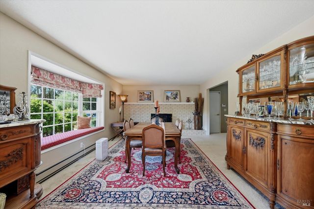 4320 Roblar Rd, Petaluma, CA 94952