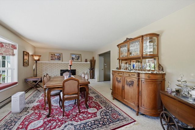 4320 Roblar Rd, Petaluma, CA 94952