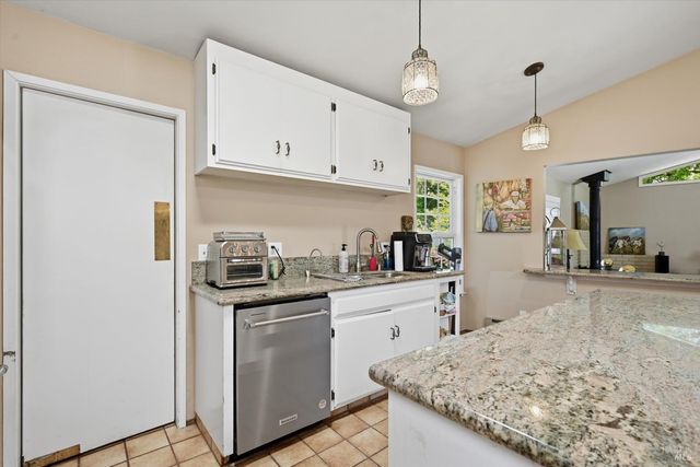 4320 Roblar Rd, Petaluma, CA 94952