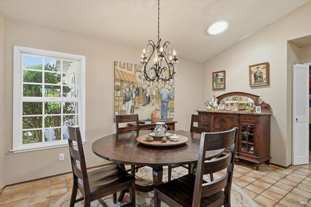 4320 Roblar Rd, Petaluma, CA 94952