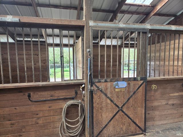 4320 Roblar Rd, Petaluma, CA 94952