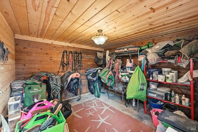 4320 Roblar Rd, Petaluma, CA 94952