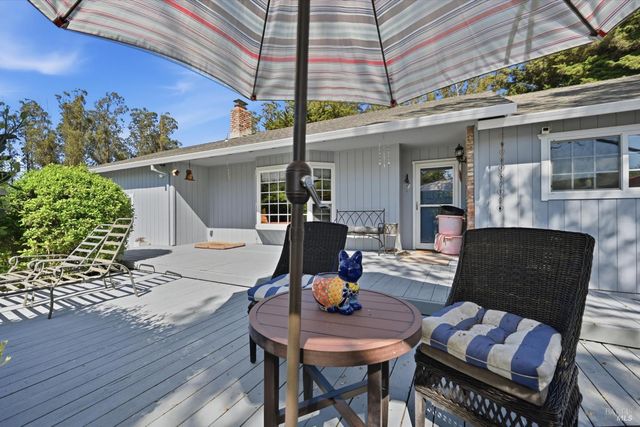 4320 Roblar Rd, Petaluma, CA 94952