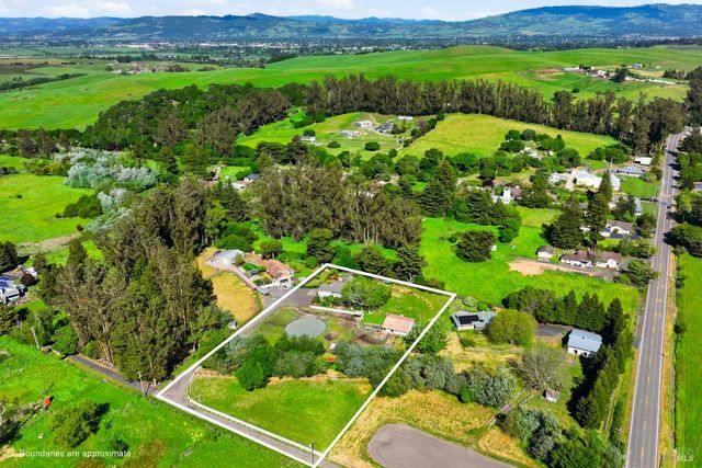 4320 Roblar Rd, Petaluma, CA 94952