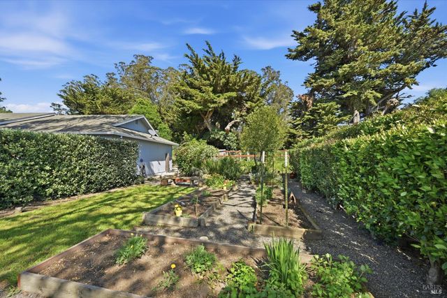 4320 Roblar Rd, Petaluma, CA 94952