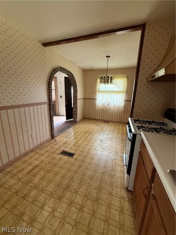 7004 Roe Boulevard, Madison, OH 44057