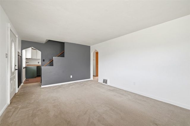 2514 Alberta Cir, West Mifflin, PA 15122
