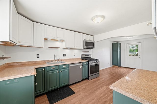 2514 Alberta Cir, West Mifflin, PA 15122