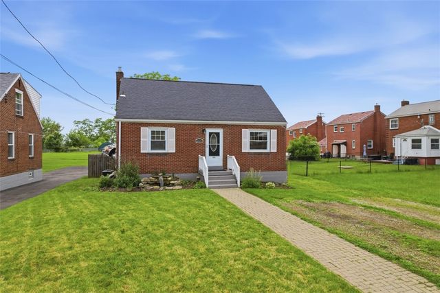 2514 Alberta Cir, West Mifflin, PA 15122
