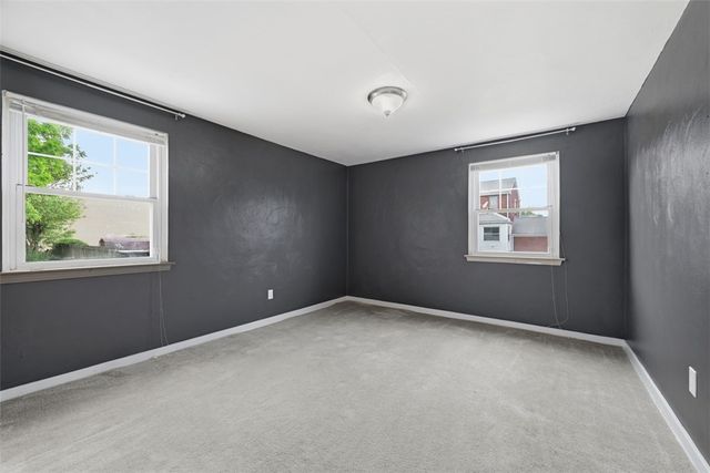 2514 Alberta Cir, West Mifflin, PA 15122