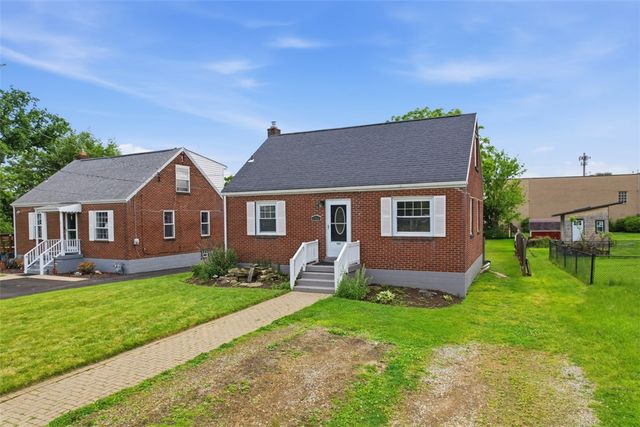 2514 Alberta Cir, West Mifflin, PA 15122