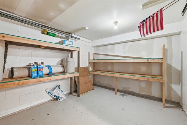 2514 Alberta Cir, West Mifflin, PA 15122