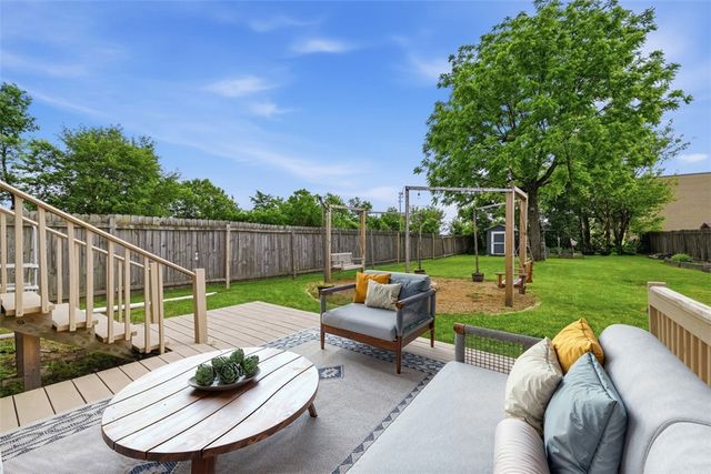 2514 Alberta Cir, West Mifflin, PA 15122