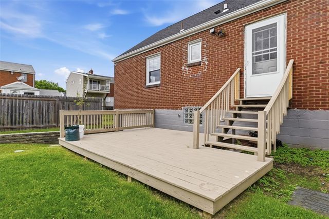2514 Alberta Cir, West Mifflin, PA 15122