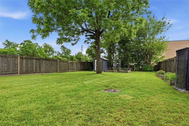 2514 Alberta Cir, West Mifflin, PA 15122