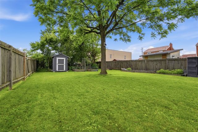 2514 Alberta Cir, West Mifflin, PA 15122