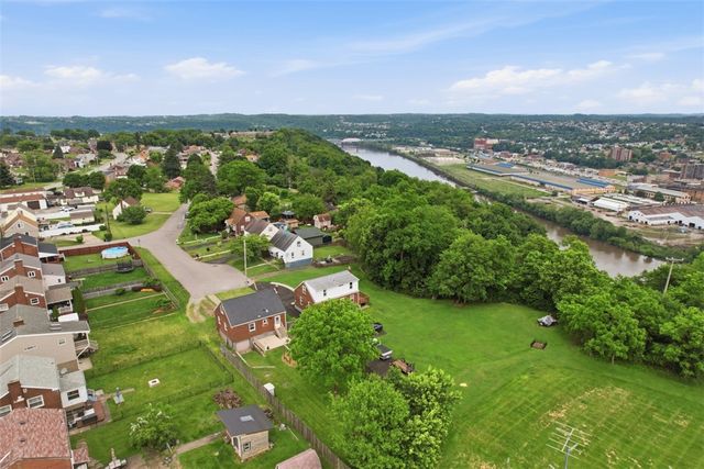 2514 Alberta Cir, West Mifflin, PA 15122