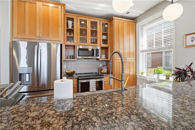 429 York St Apt 3D, Norfolk, VA 23510