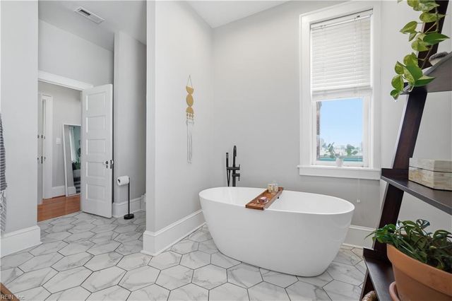 429 York St Apt 3D, Norfolk, VA 23510