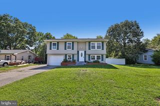 823 STONE AVE, Waldorf, MD 20602