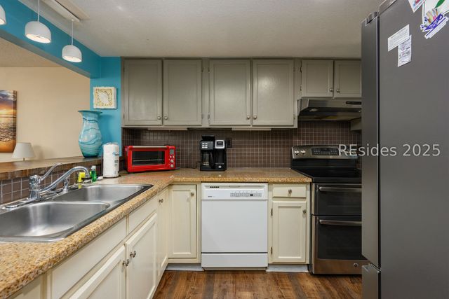 113 Shipyard Dr Apt 198, Hilton Head Island, SC 29928