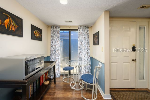 113 Shipyard Dr Apt 198, Hilton Head Island, SC 29928