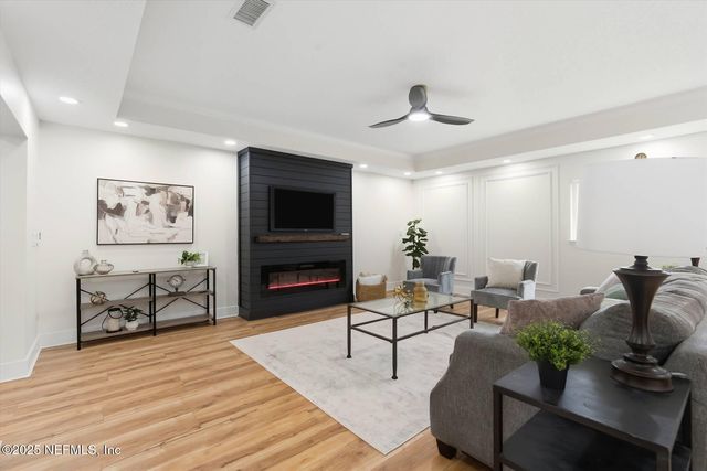 946 BOXWOOD Court, Orange Park, FL 32073