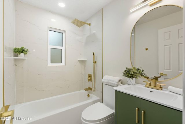 946 BOXWOOD Court, Orange Park, FL 32073