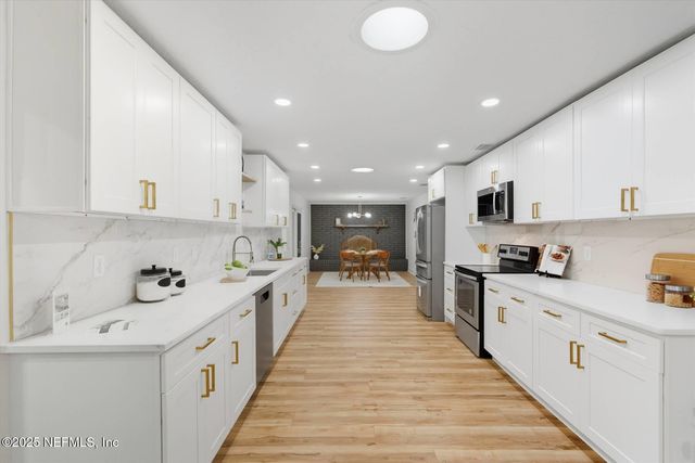 946 BOXWOOD Court, Orange Park, FL 32073