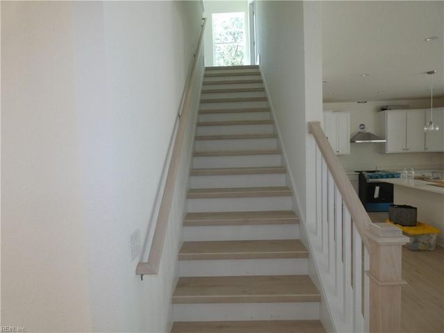 933 Stockbridge DR, Virginia Beach, VA 23464