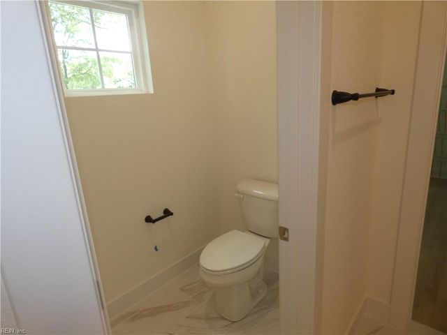 933 Stockbridge DR, Virginia Beach, VA 23464