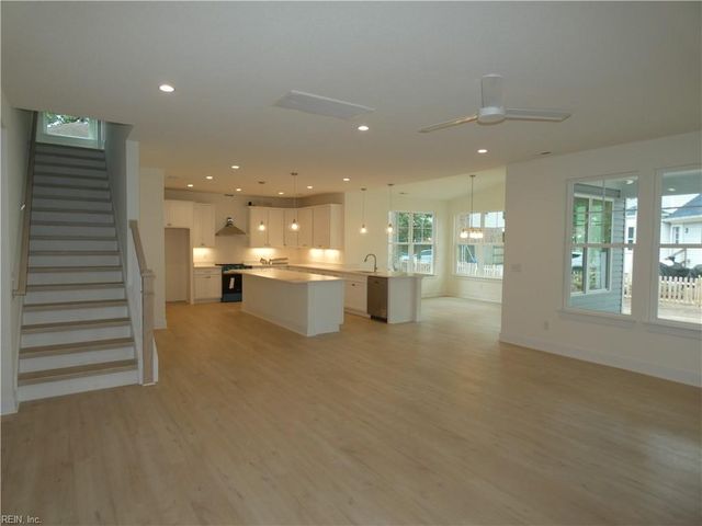 933 Stockbridge DR, Virginia Beach, VA 23464