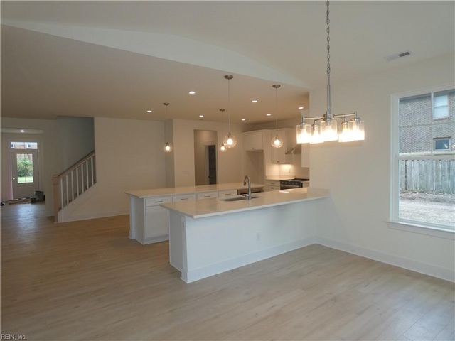 933 Stockbridge DR, Virginia Beach, VA 23464